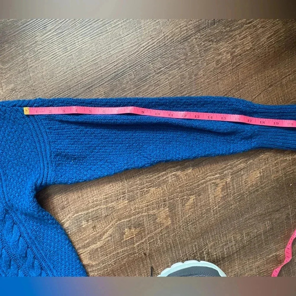 Abercrombie & Fitch Bright Blue V-Neck soft Cable Knit Sweater sz L Y2K EUC - Picture 14 of 16